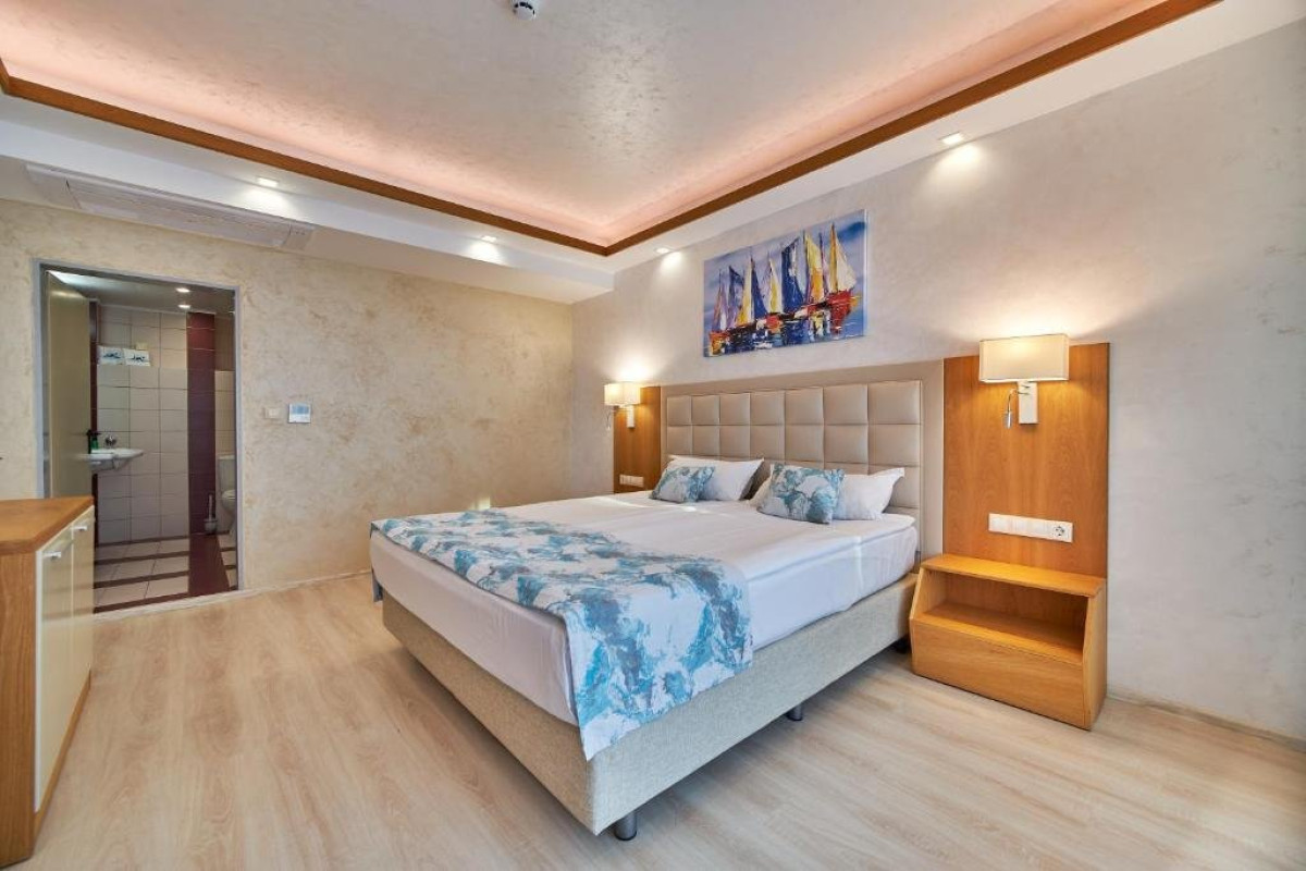 BILYANA BEACH - Adults Only 16+