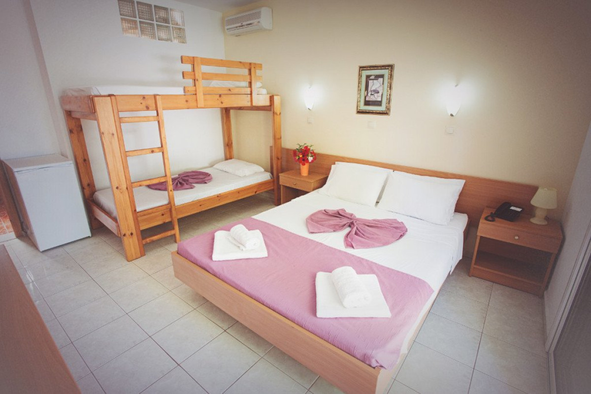 Meliton Hotel (Tholos)
