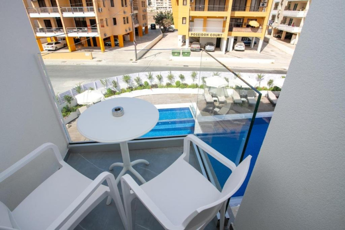 LARCO HOTEL BY BEST WESTERN PLUS