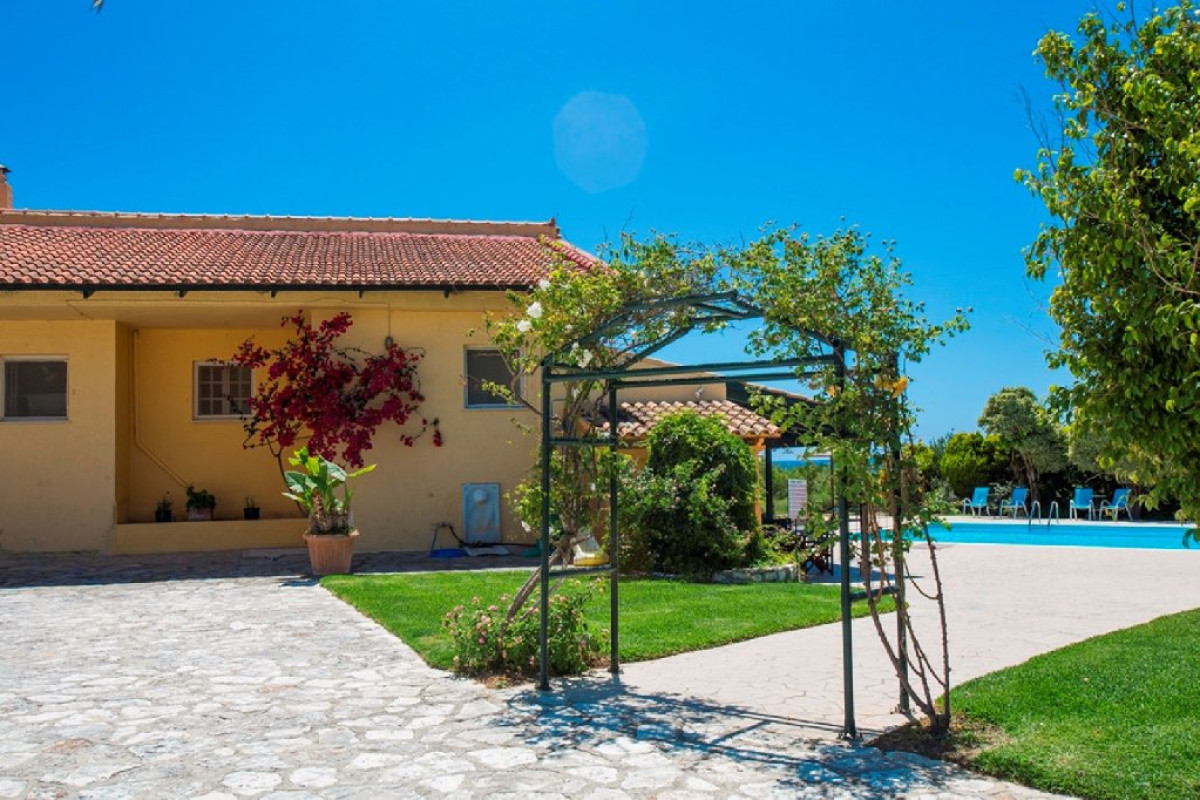 Sandy Beach Villas  Apartments