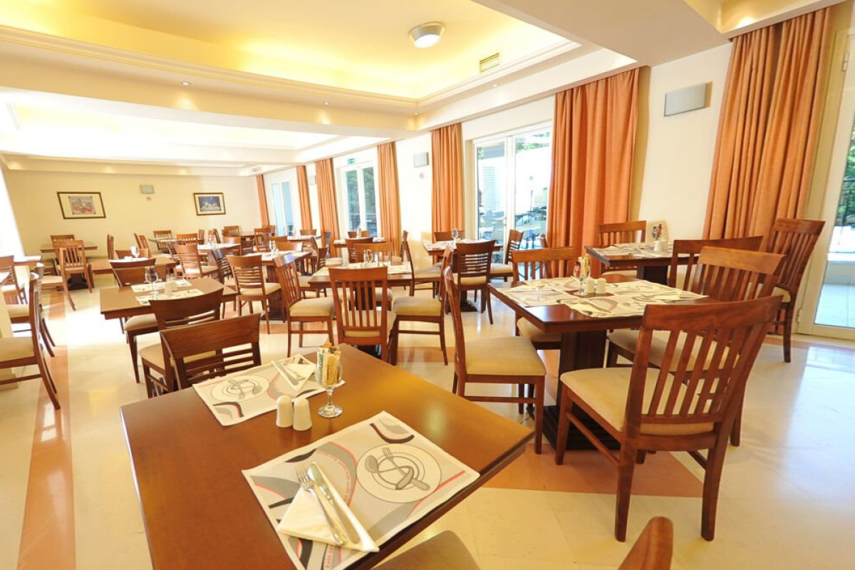 Hellinis Hotel (Corfu)
