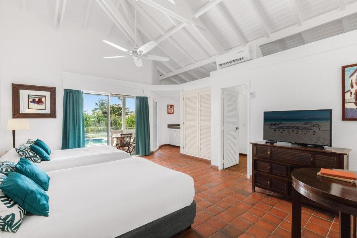 Esmeralda Resort
