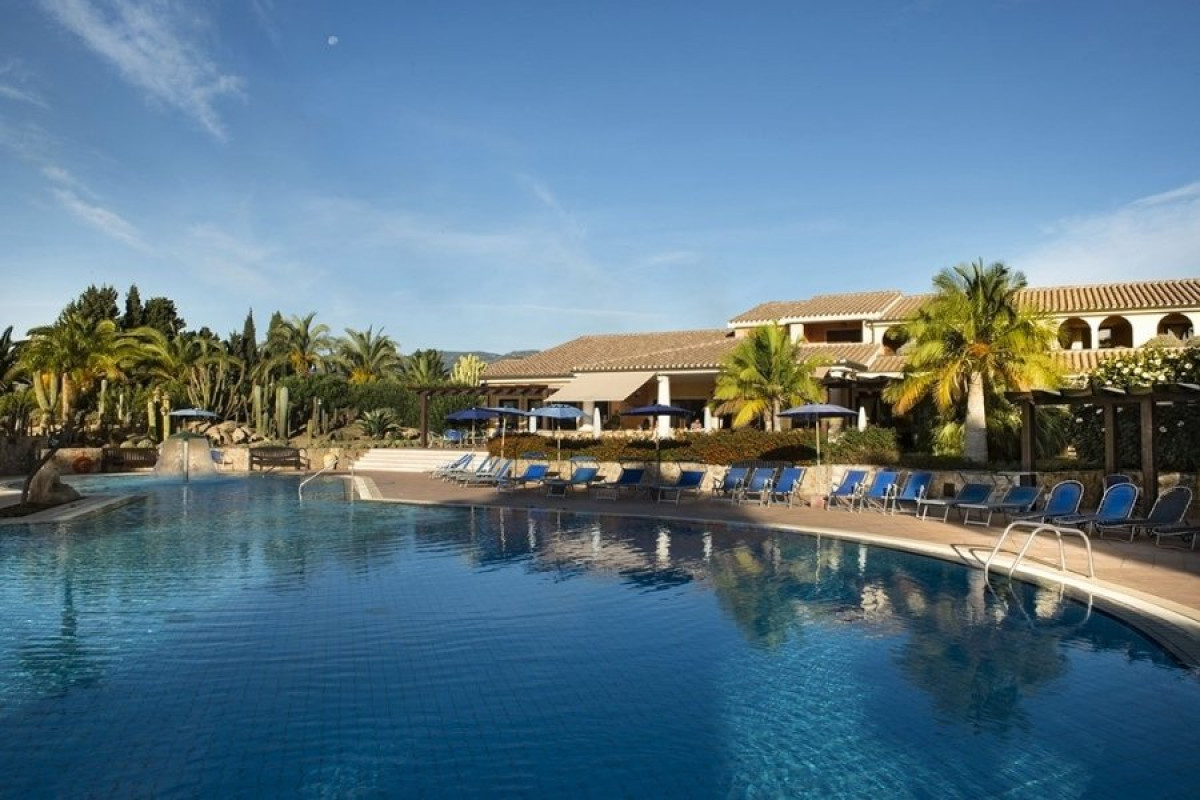Lantana Resort