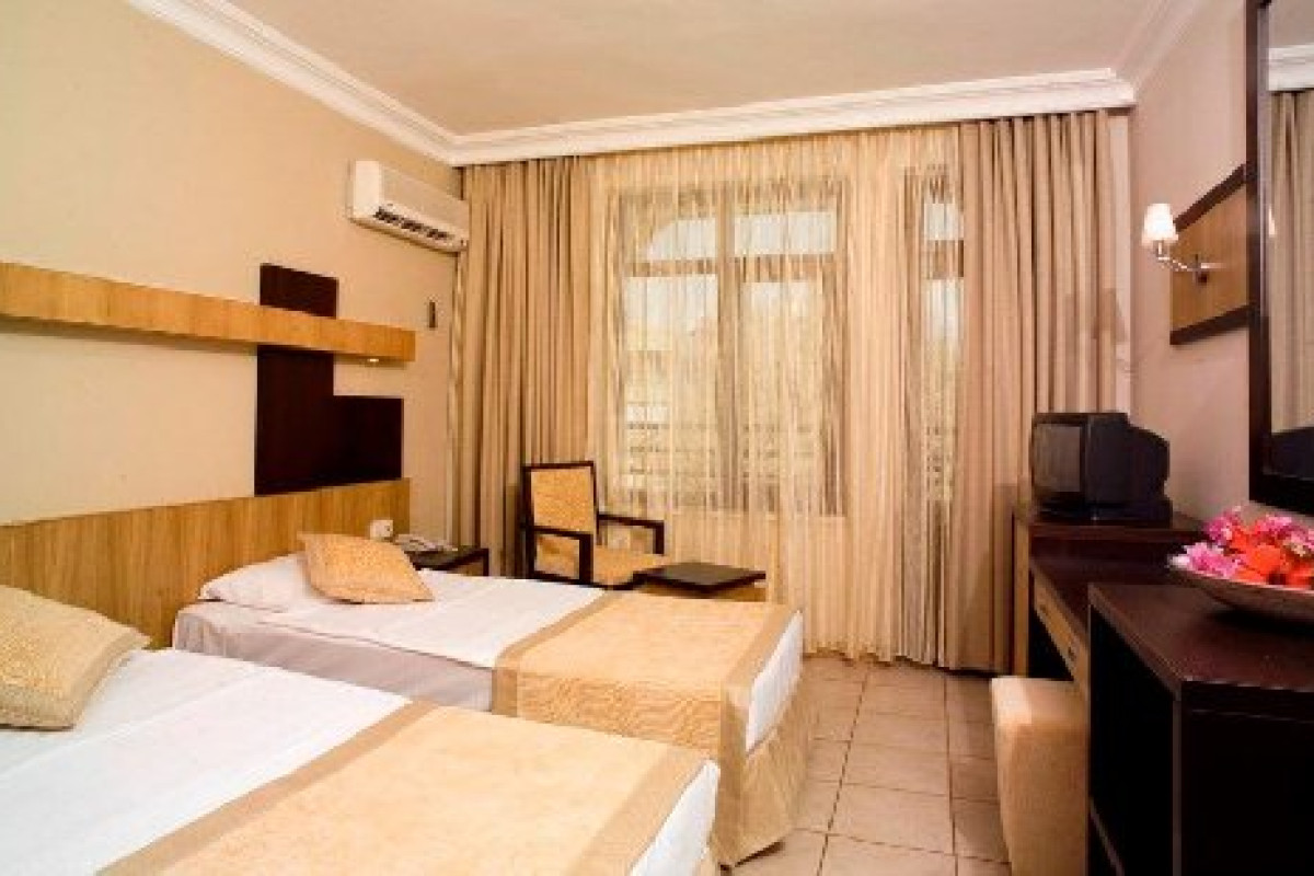 XPERIA KANDELOR HOTEL