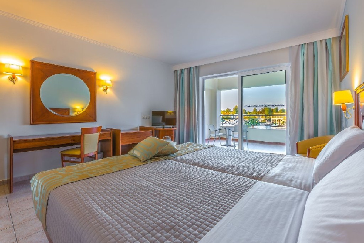 Kipriotis Maris Suites