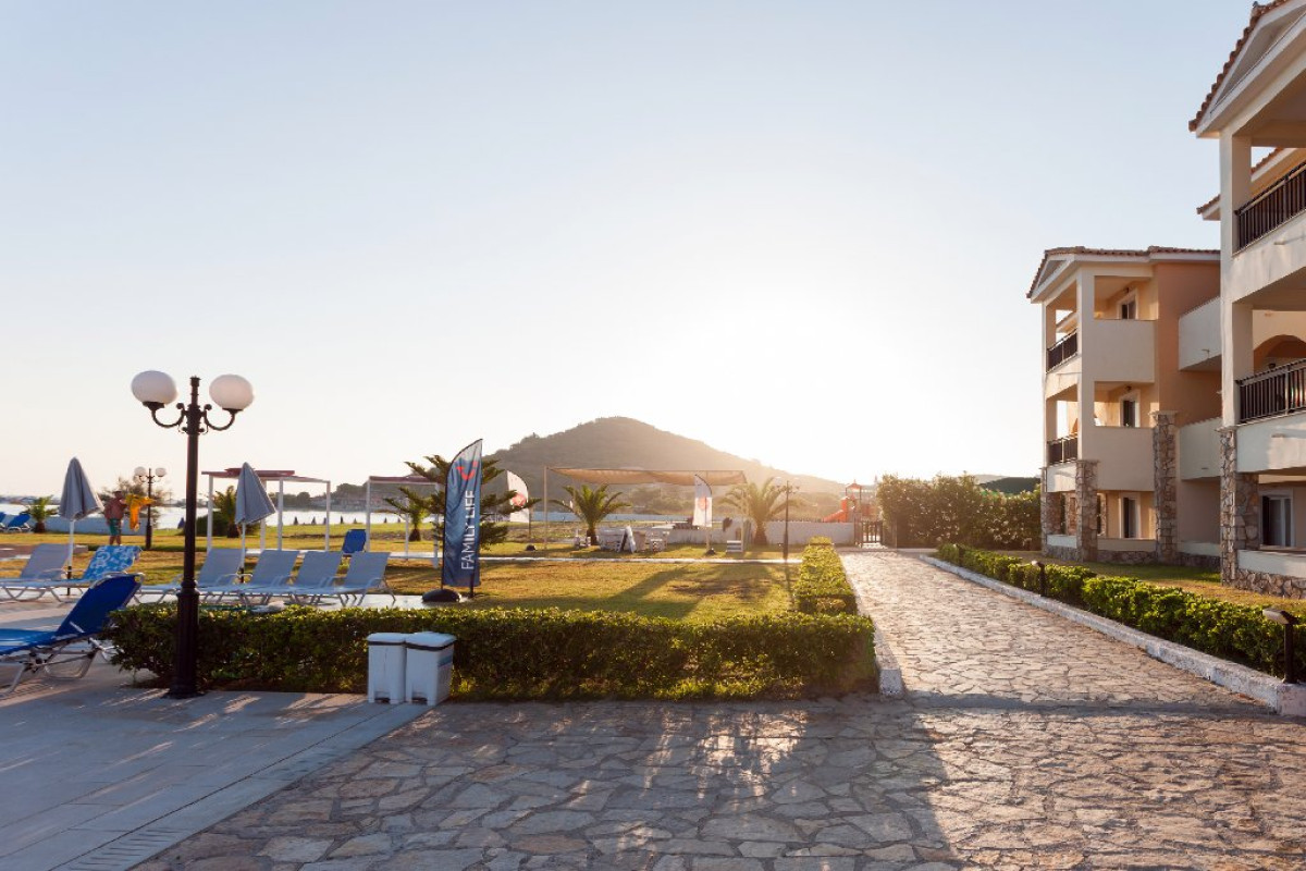 Alykanas Village (Alykanas)