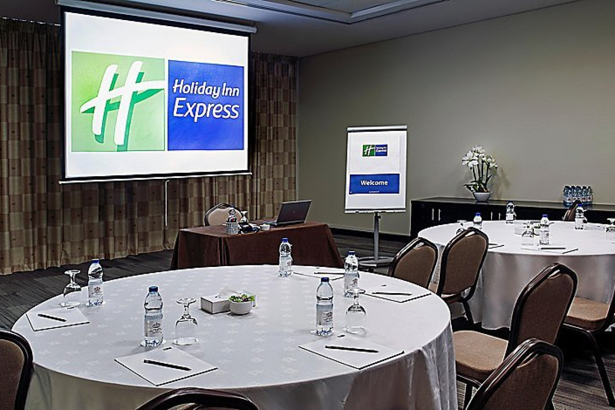 HOLIDAY INN EXPRESS DUBAI INTERNET CITY