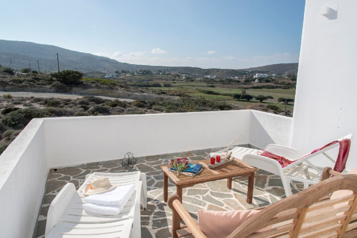 Polyegos View - Pollonia (Milos)