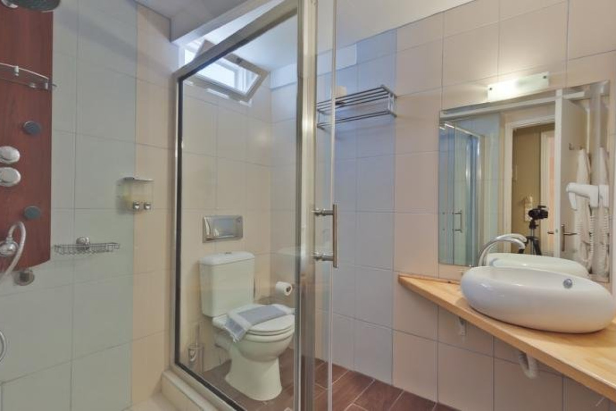 ROUDA BAY BEACH HOTEL (Mikros Gialos - Poros) (F)