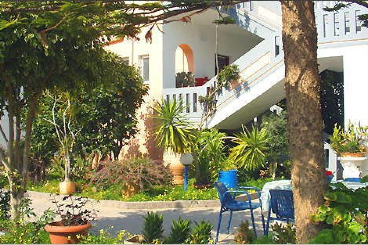 Thodorou Studios (K)