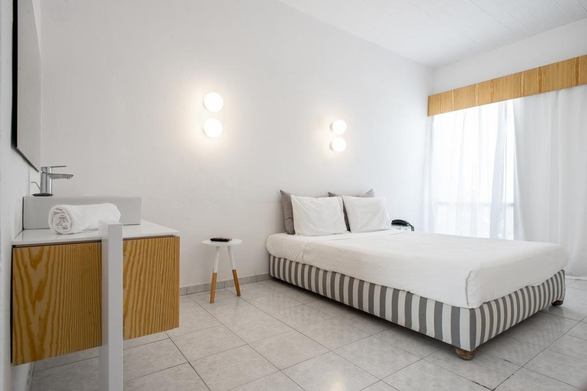 Alkistis (Adults Only, 15+)