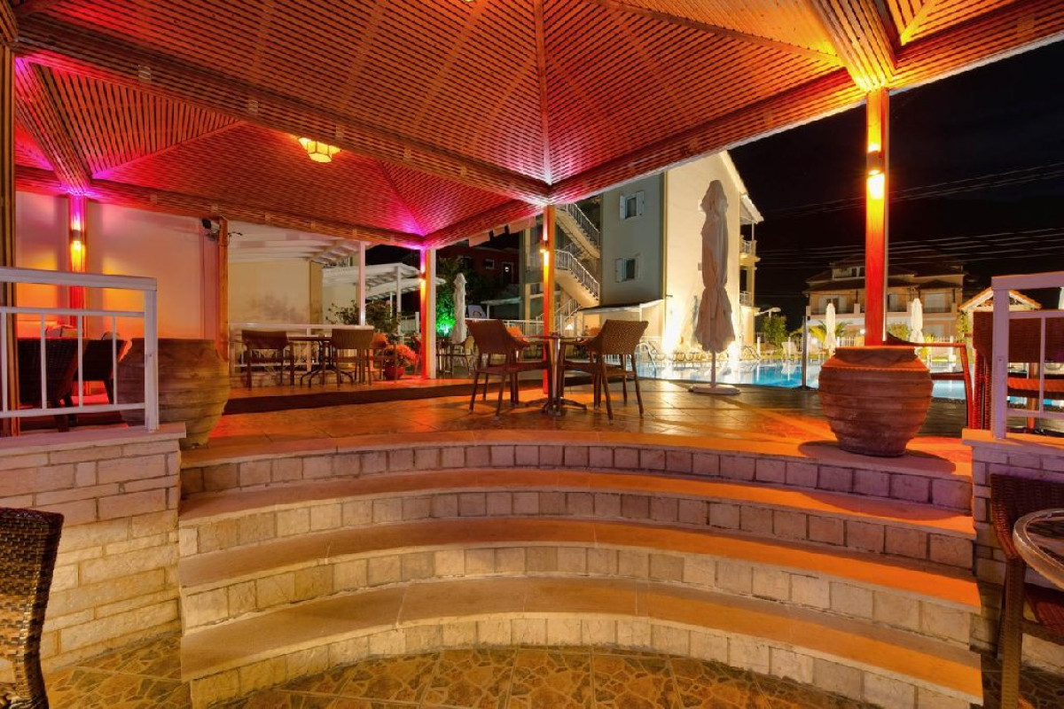 Elena Hotel - Apartments (Parga)