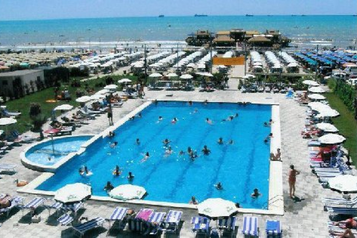Bleart Tourist Complex - Beachfront Resort