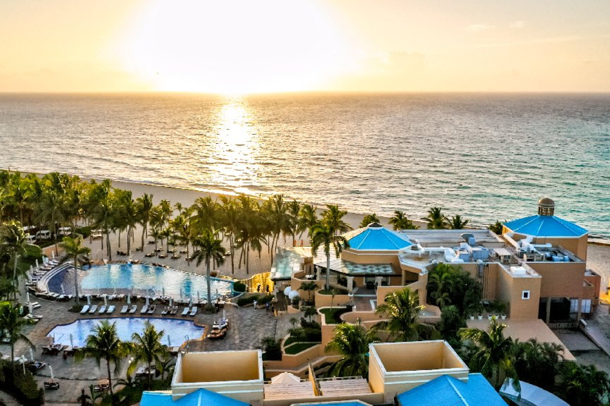 Royal Hideaway Playacar