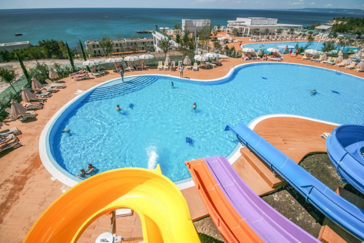 WHITE LAGOON  RESORT
