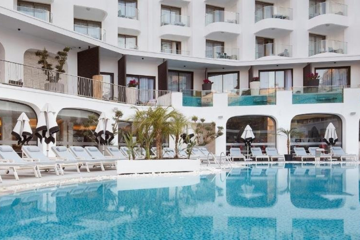 Lalila Blue Suites