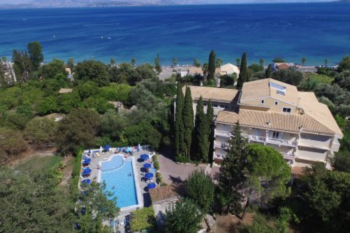 Ipsos Beach Hotel (C)