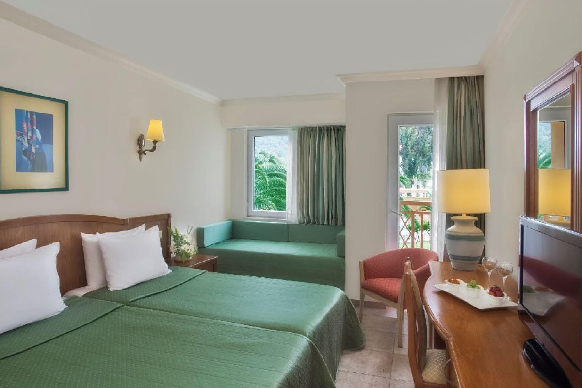 AKKA HOTELS CLAROS