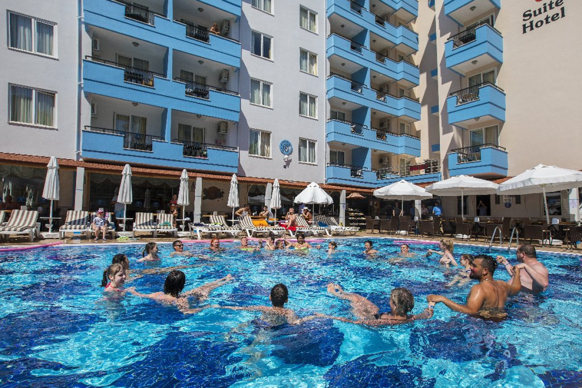 CLUB BIG BLUE SUITE HOTEL