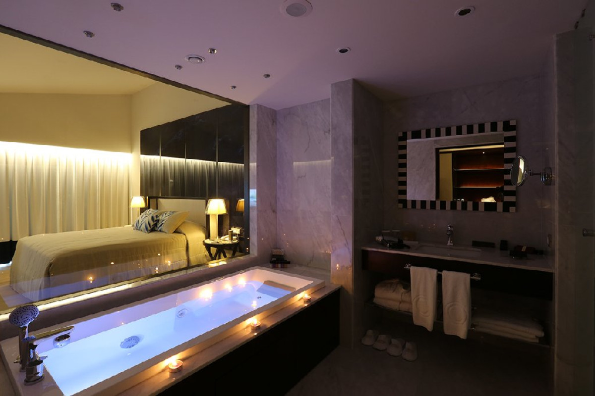 CHARISMA DELUXE HOTEL