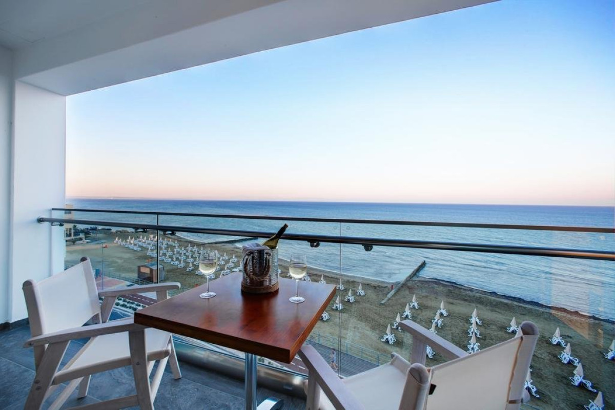 Ciao Stelio Deluxe (Adults Only)
