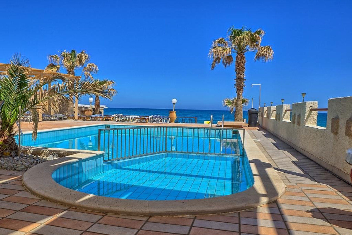 Sea Front Hotel (K)