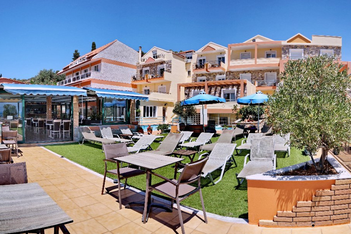 Vicky Hotel and Studios, Agios Isidoros Plomari