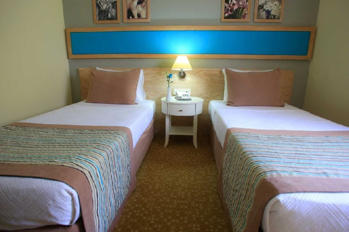 CORINTHIA EXCELSIOR HOTEL