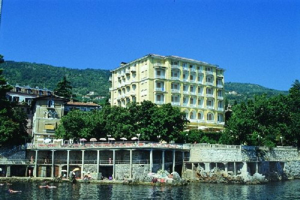Hotel Bristrol (Lovran)