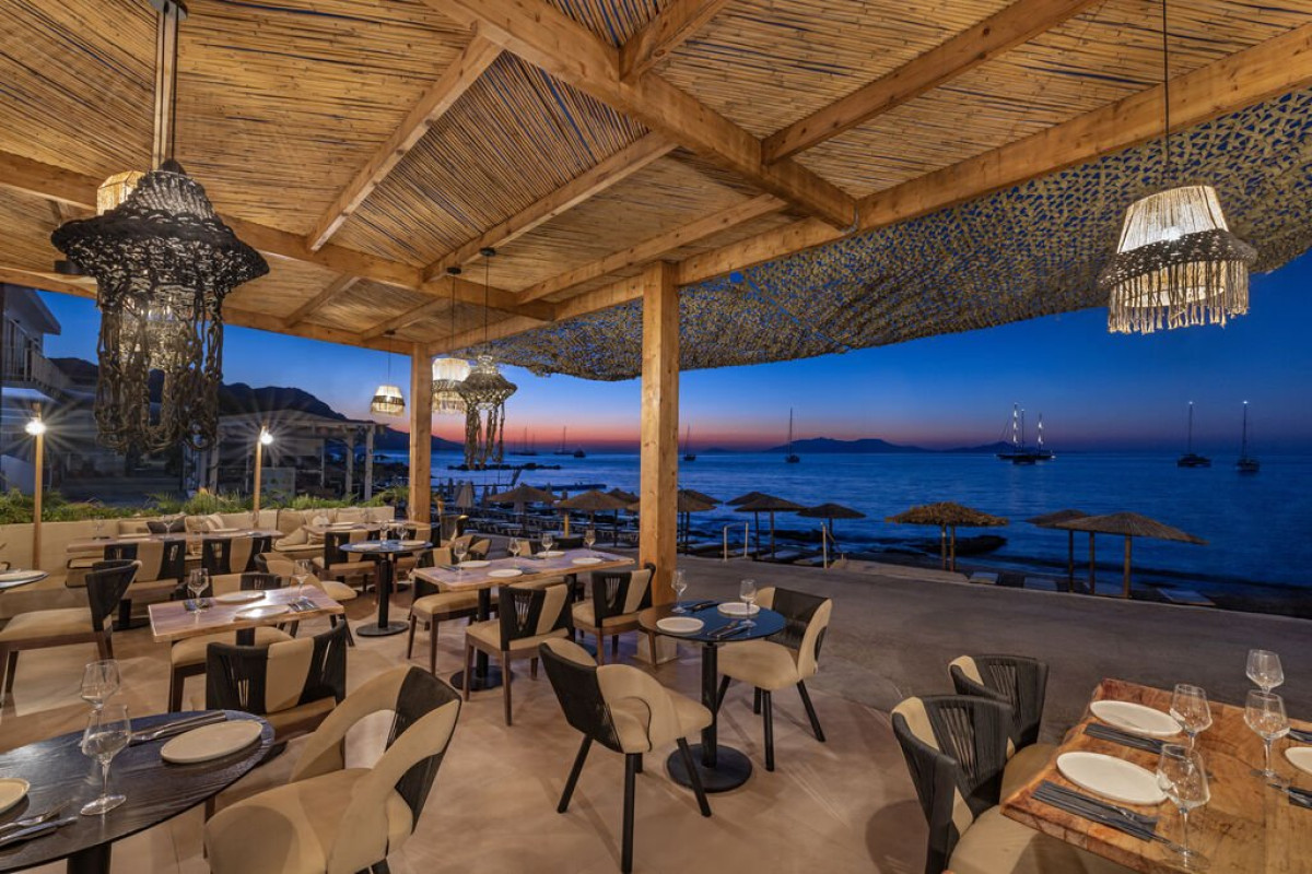 Cabana White Boutique Hotel and Suites