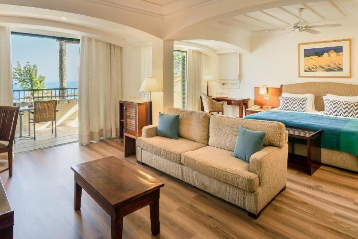 COLUMBIA BEACH RESORT