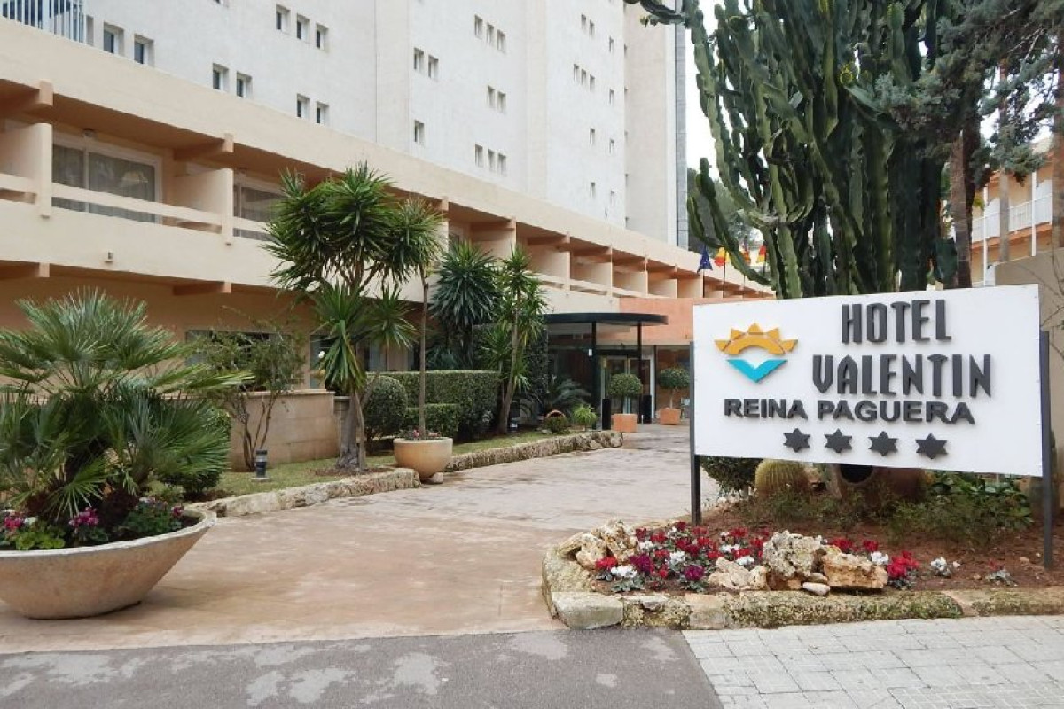 Valentin Reina Paguera (Adults Only)