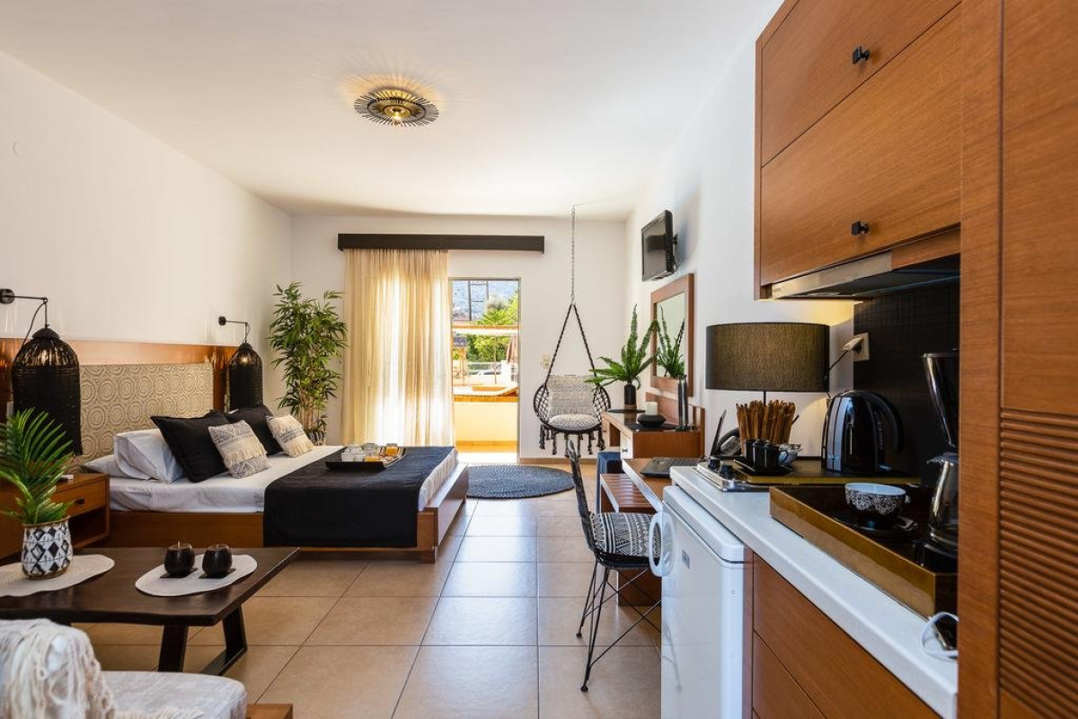 Nostos Beach Boutique (K)
