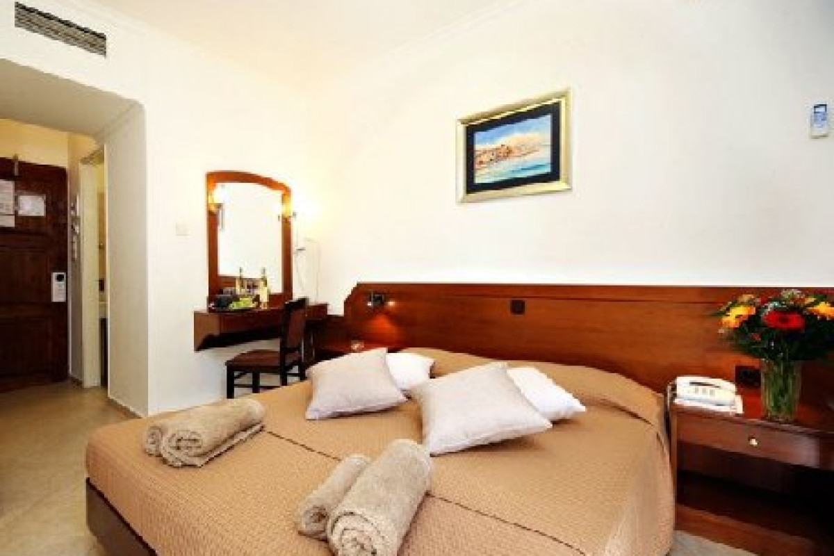 Arkadi (K) - recomandat 3*