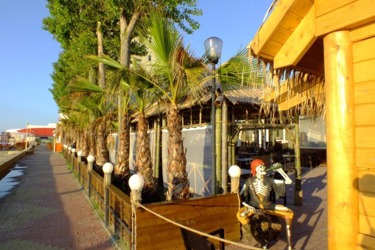 HOTEL PIRATES RESORT.