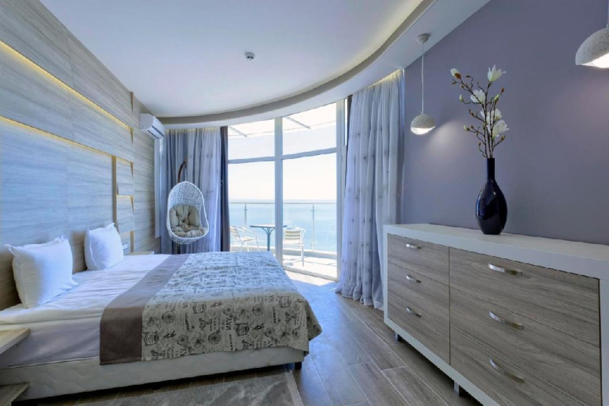 LUNA Golden Sands