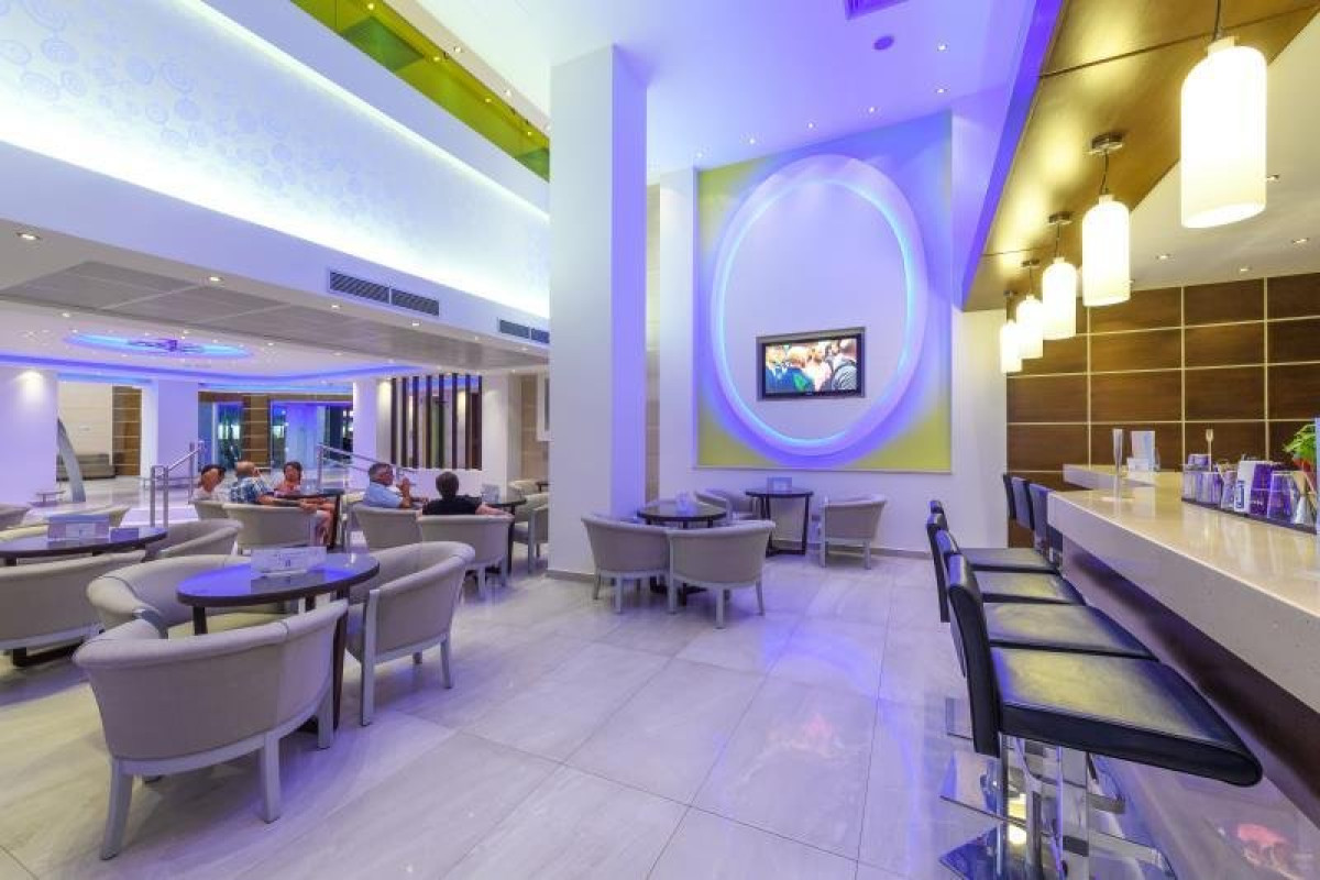Tasia Maris Beach - ADULTS ONLY (+16)