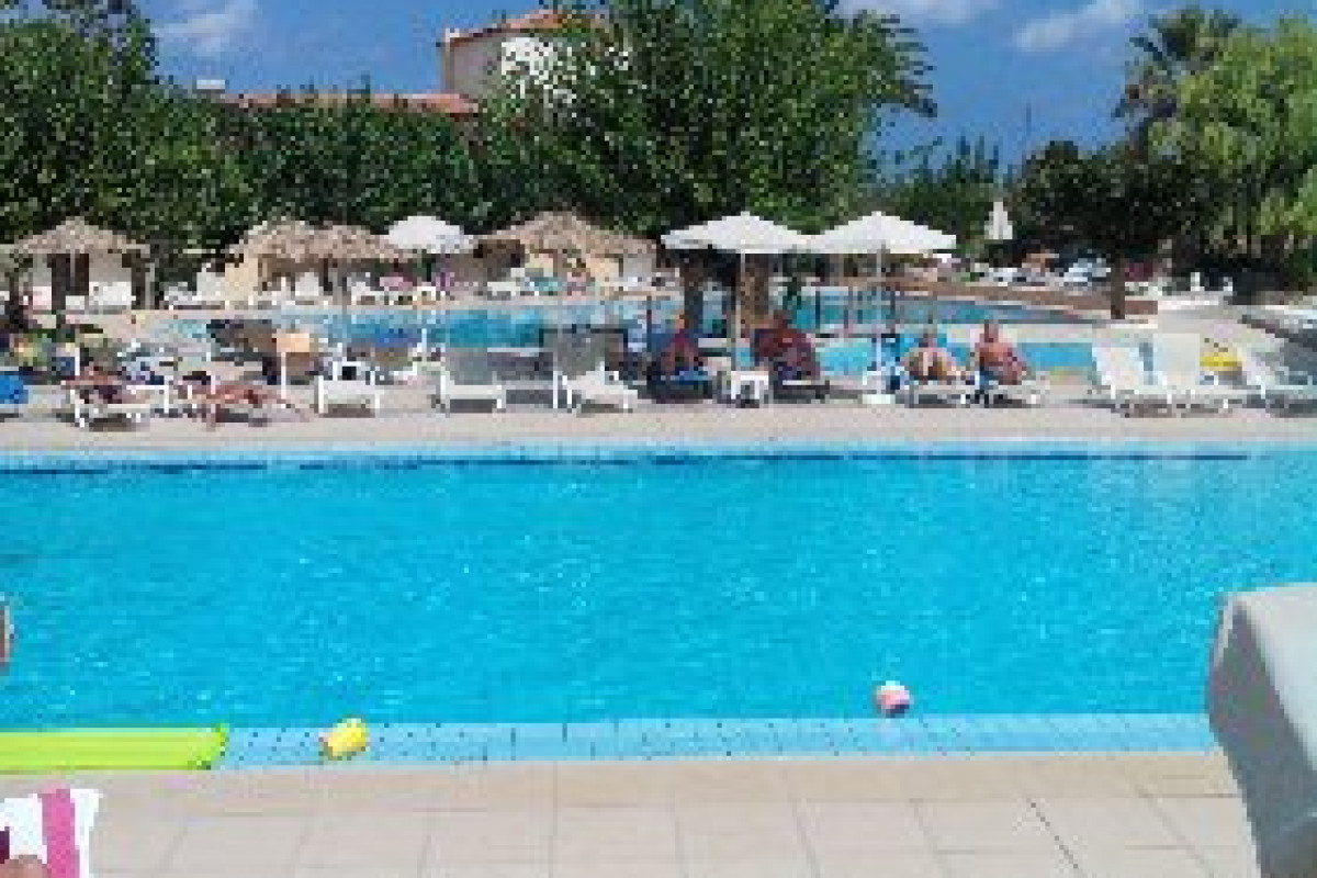 Maravel Htl/apts