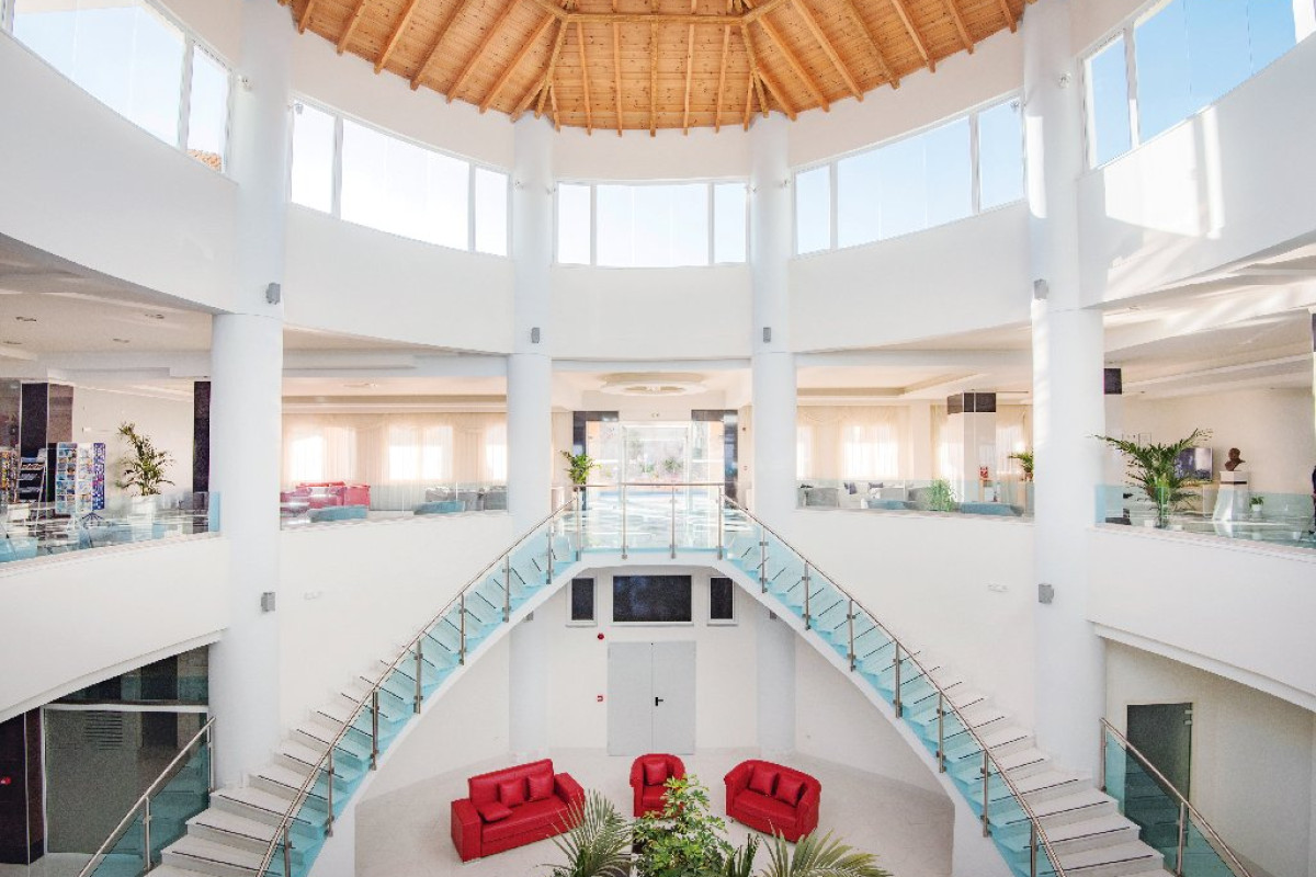 Grand Blue Hotel