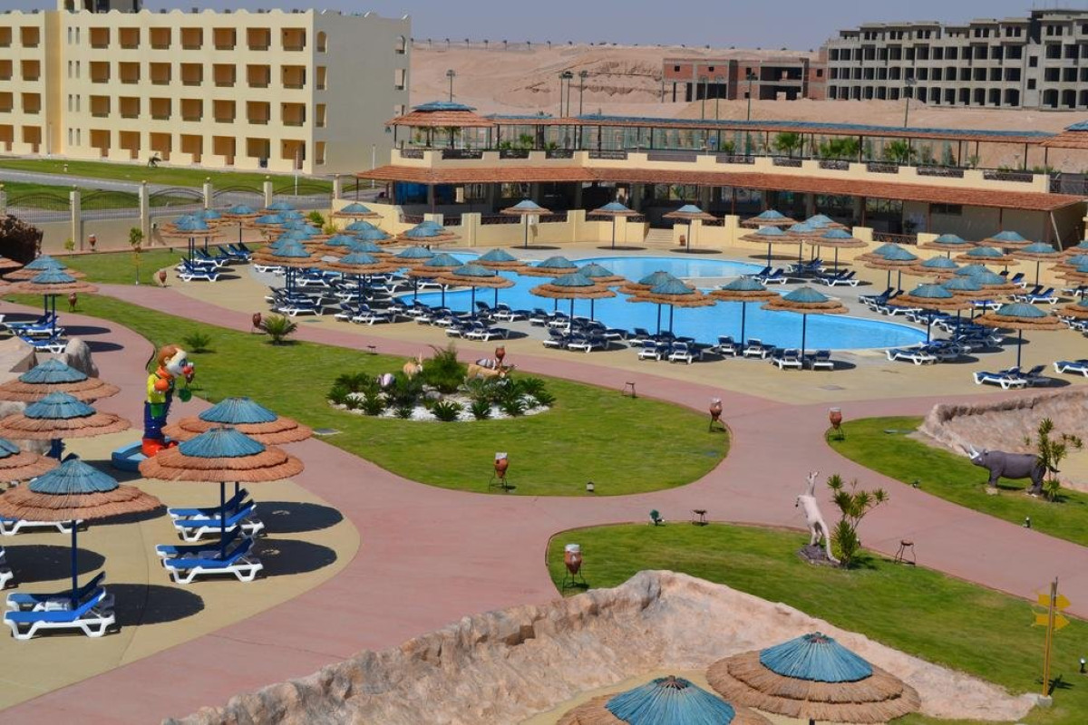 TIA HEIGHTS MAKADI BAY