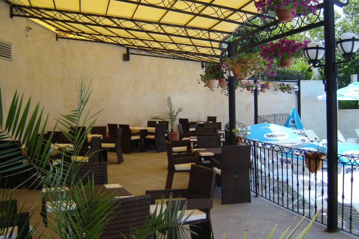 Royal Cove ApartHotel