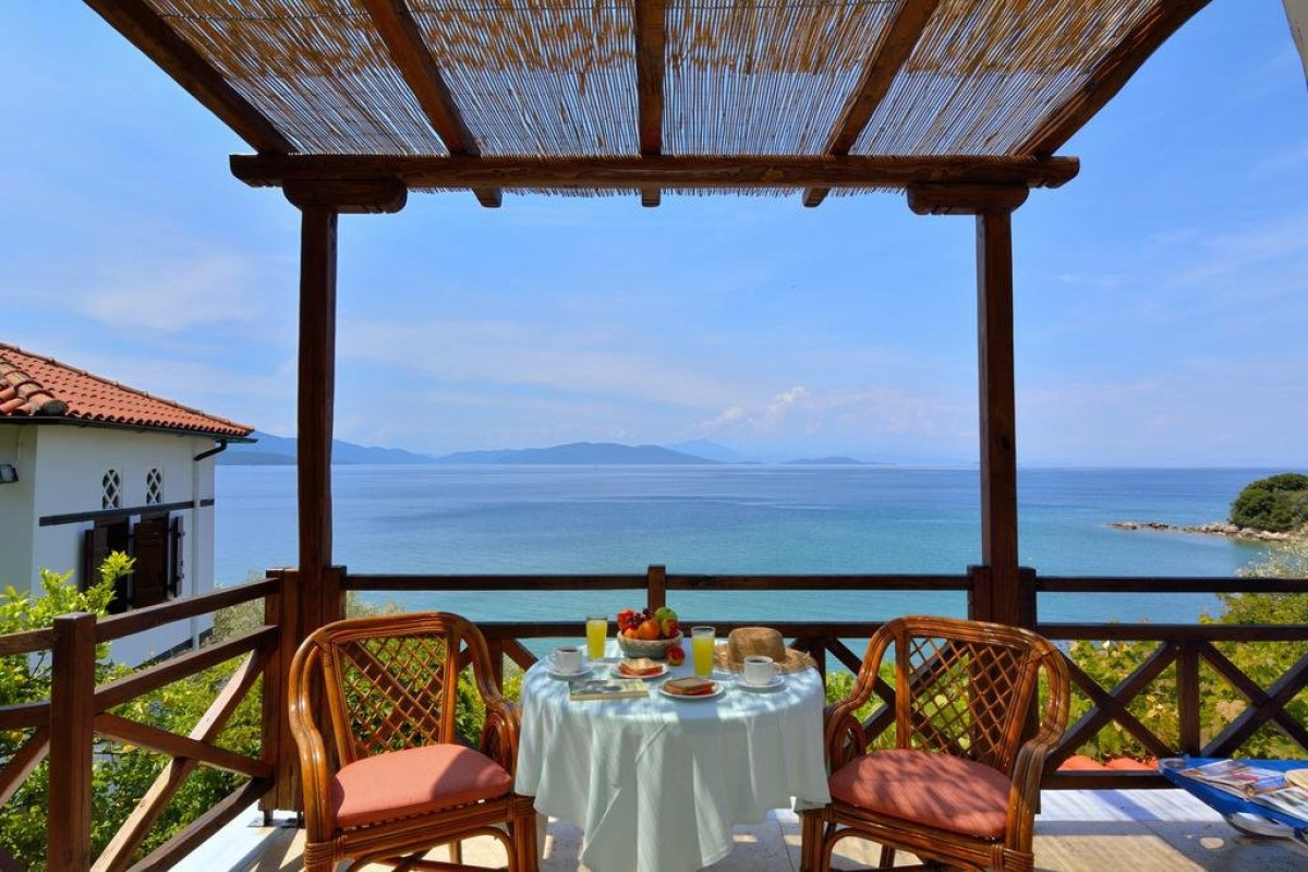 Diplomats Holidays Hotel