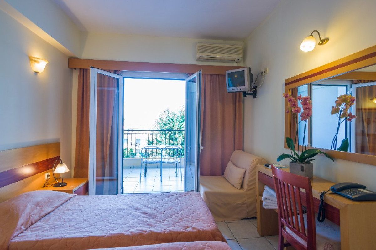 Hellinis Hotel (Kanoni)