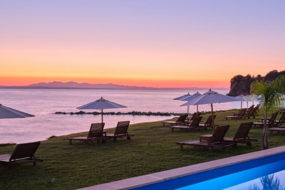 Cavo Orient Beach Hotel