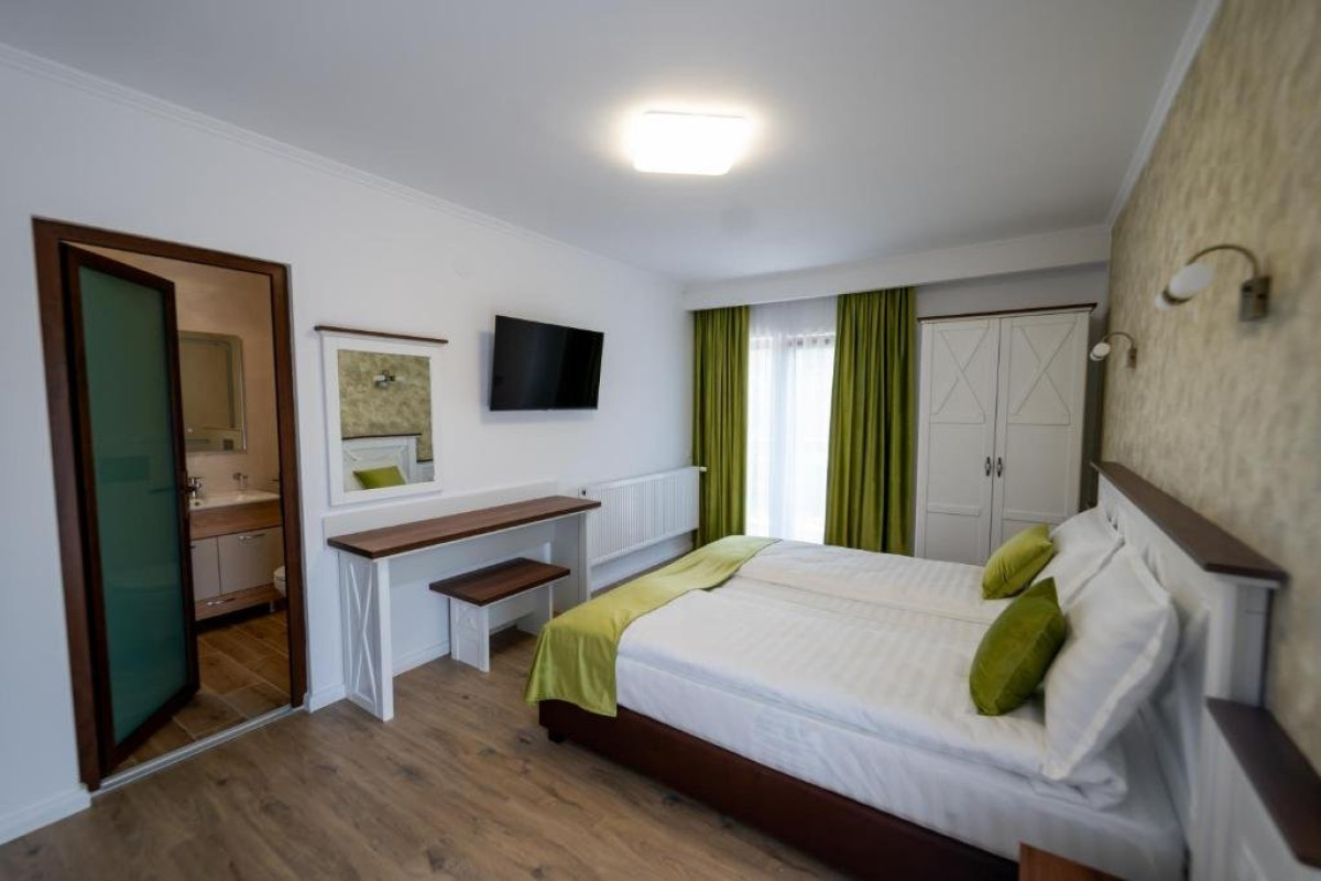 Evergreen Chalet