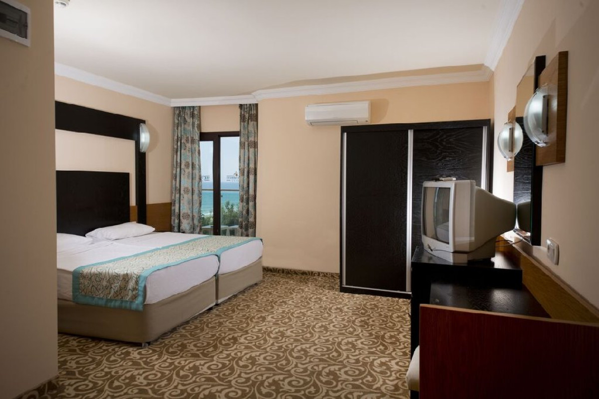 MC MAHBERI BEACH HOTEL