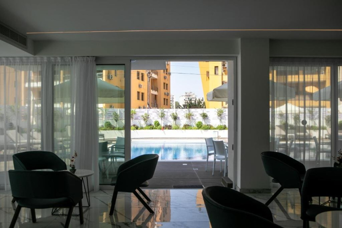 LARCO HOTEL BY BEST WESTERN PLUS