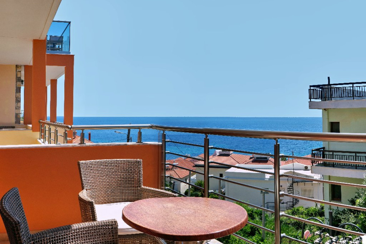 Vicky Hotel and Studios, Agios Isidoros Plomari