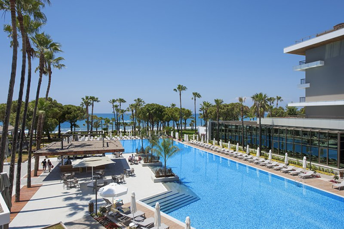 ACANTHUS CENNET BARUT COLLECTION