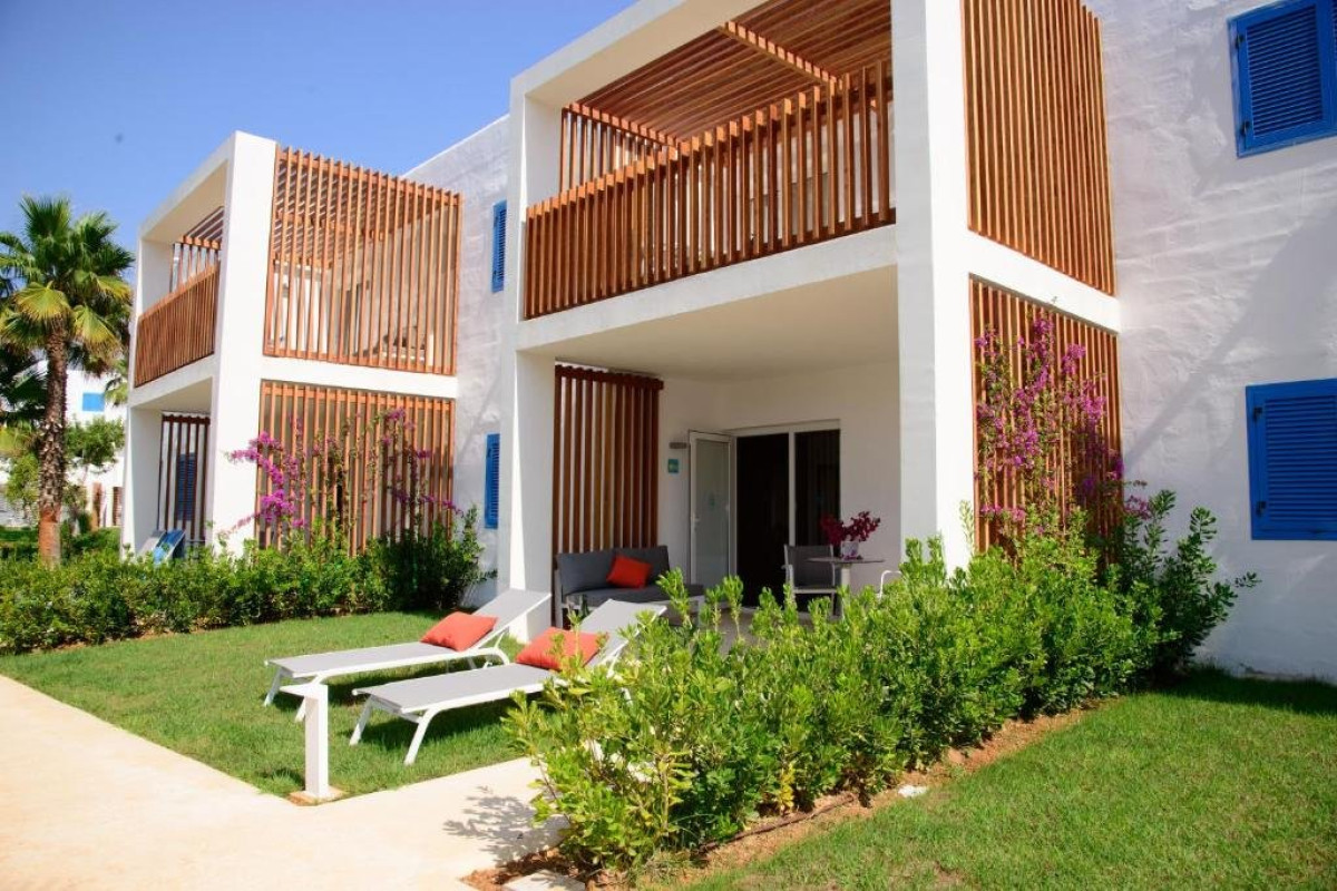 CALA LLENYA RESORT